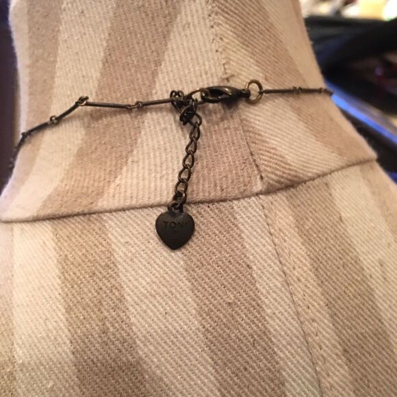 YONI GORGEOUS crystal gem necklace - Picture 2 of 9